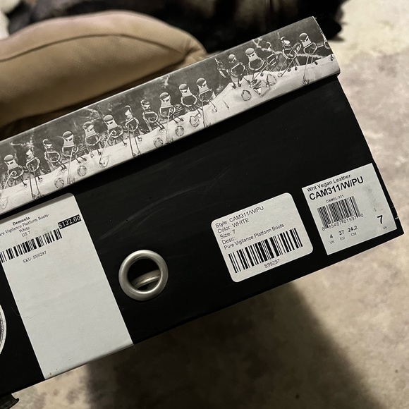 demonia pure vigilance platform furry boots white - Picture 3 of 4